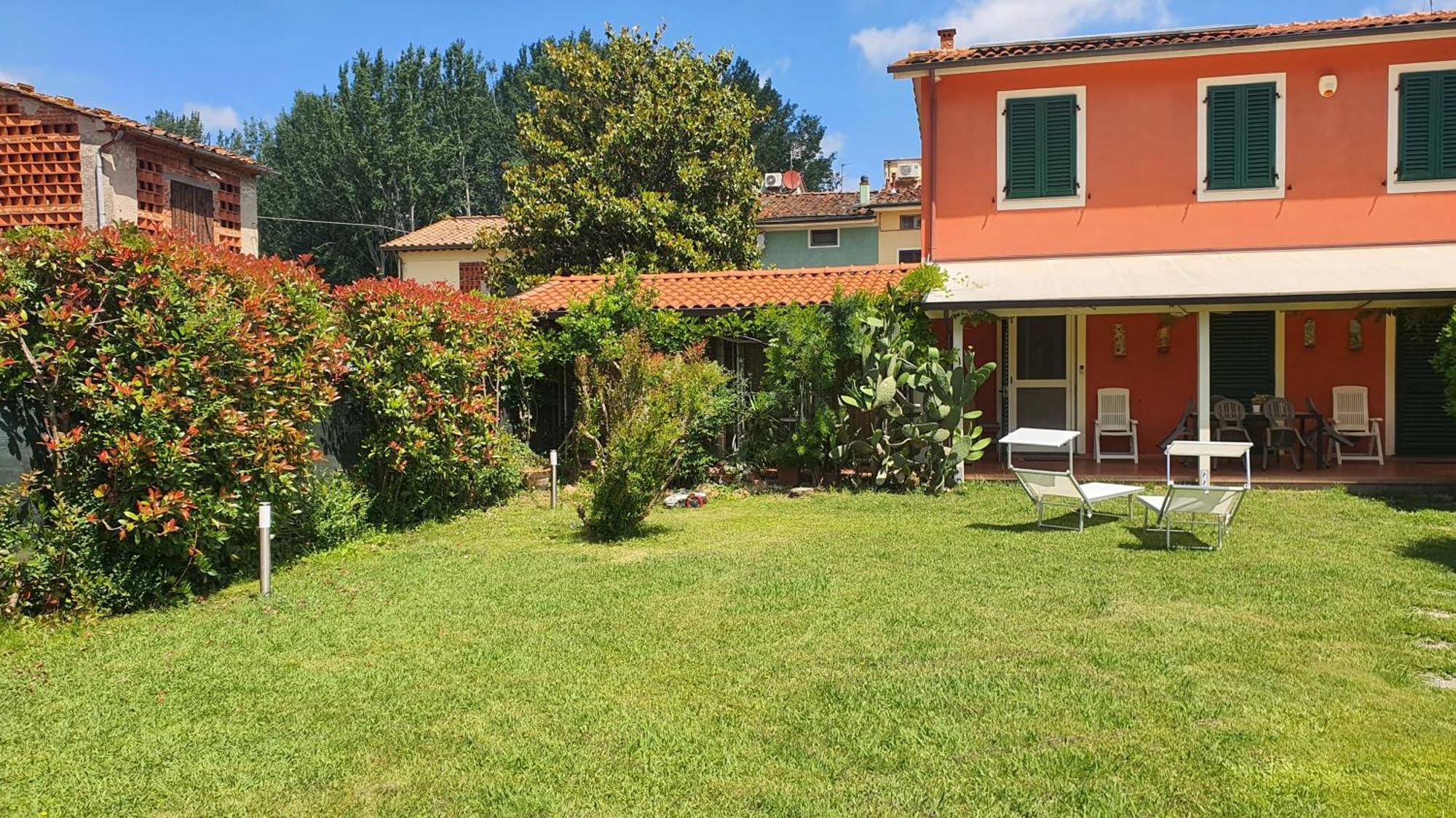La Casa Delle Buone Letture Villa Lucca Exterior foto